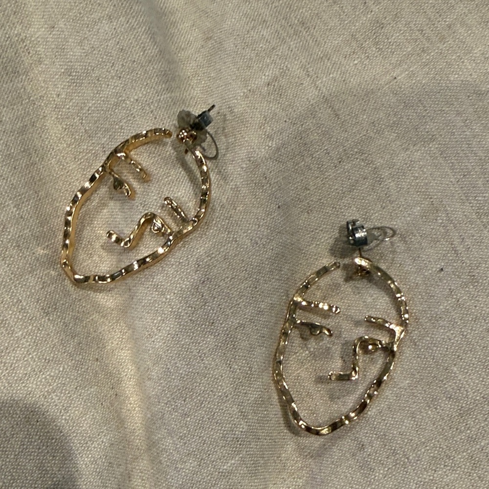 Gold Face Outline Earrings